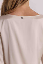 Carica l'immagine nel visualizzatore di Gallery, blusa con paillettes fantasia animalier - mimì muà - latte
