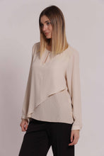 Carica l'immagine nel visualizzatore di Gallery, blusa con apertura frontale diagonale  - mimì muà - panna
