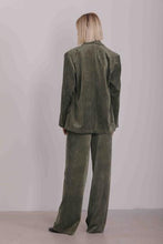 Carica l&#39;immagine nel visualizzatore di Gallery, pantalone palazzo effetto velluto costa larga - mimì muà - verde militare
