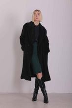 Carica l&#39;immagine nel visualizzatore di Gallery, cappotto lungo effetto pelliccia - mimì muà -nero
