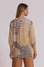 Carica l'immagine nel visualizzatore di Gallery, blusa in fantasia graffio  - mimì muà - marrone ocra

