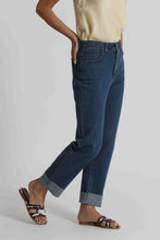 Carica l'immagine nel visualizzatore di Gallery, jeans cropped con risvoltino bianco  - mimì muà - blu medio
