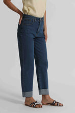 Carica l'immagine nel visualizzatore di Gallery, jeans cropped con risvoltino bianco  - mimì muà - blu medio
