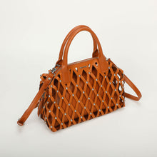 Carica l&#39;immagine nel visualizzatore di Gallery, borsa bauletto effetto rete con borchie - mimì muà - verde militare
