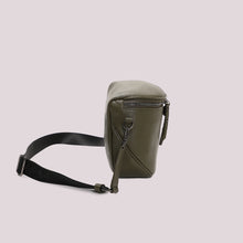 Carica l'immagine nel visualizzatore di Gallery, borsa marsupio grande con tracolla logata - mimì muà - verde militare
