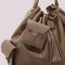 Carica l'immagine nel visualizzatore di Gallery, zaino con tasche  - mimì muà -  fango
