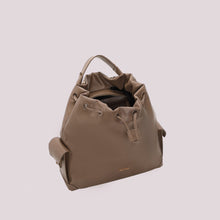 Carica l'immagine nel visualizzatore di Gallery, zaino con tasche  - mimì muà -  fango
