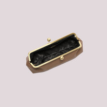 Carica l'immagine nel visualizzatore di Gallery, borsa clutch  - mimì muà  -  taupè
