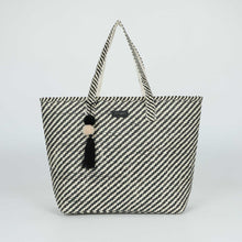 Carica l&#39;immagine nel visualizzatore di Gallery, borsa shopper a righe oblique in straw paper - mimì muà - nero
