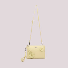 Carica l'immagine nel visualizzatore di Gallery, borsa a busta  con fiori- mimì muà - giallo chiaro
