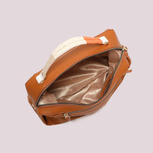 Carica l'immagine nel visualizzatore di Gallery, borsa a bauletto con manico intrecciato - mimì muà - cuoio
