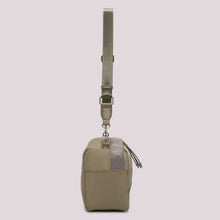 Carica l'immagine nel visualizzatore di Gallery, borsa a bauletto in nylon  - mimì muà - verde militare
