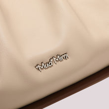 Carica l'immagine nel visualizzatore di Gallery, borsa clutch morbida con chiusura a sfere - mimì muà  -  beige
