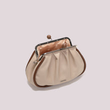 Carica l'immagine nel visualizzatore di Gallery, borsa clutch morbida con chiusura a sfere - mimì muà  -  beige
