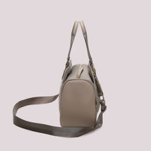 Carica l'immagine nel visualizzatore di Gallery, borsa bauletto in nylon  - mimì muà -  fango
