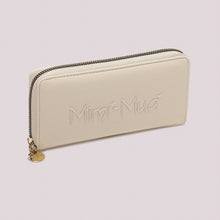 Carica l'immagine nel visualizzatore di Gallery, portafoglio a1 zip con scritta   - mimì muà - panna
