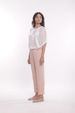 Carica l&#39;immagine nel visualizzatore di Gallery, pantalone cropped con elastico dietro in cadì - mimì muà - cipria
