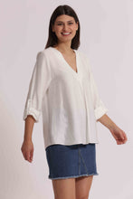 Carica l'immagine nel visualizzatore di Gallery, blusa con maniche 3/4  - mimì muà - bianco
