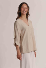 Carica l'immagine nel visualizzatore di Gallery, blusa con maniche 3/4  - mimì muà - beige
