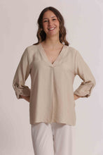 Carica l'immagine nel visualizzatore di Gallery, blusa con maniche 3/4  - mimì muà - beige
