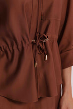 Carica l'immagine nel visualizzatore di Gallery, camicia con cinturino regolabile  - mimì muà - tabacco
