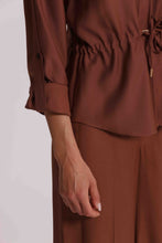 Carica l'immagine nel visualizzatore di Gallery, camicia con cinturino regolabile  - mimì muà - tabacco
