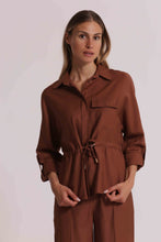 Carica l'immagine nel visualizzatore di Gallery, camicia con cinturino regolabile  - mimì muà - tabacco
