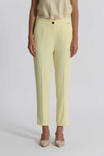 Carica l'immagine nel visualizzatore di Gallery, pantalone con elastico in vita - mimì muà - giallo chiaro
