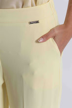 Carica l'immagine nel visualizzatore di Gallery, pantalone con elastico in vita - mimì muà - giallo chiaro
