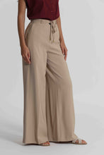 Carica l'immagine nel visualizzatore di Gallery, pantalone palazzo con elastico dietro  - mimì muà - corda
