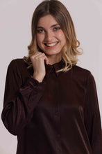Carica l'immagine nel visualizzatore di Gallery, camicia uomo in mano seta - mimì muà - prugna
