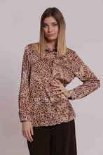 Carica l'immagine nel visualizzatore di Gallery, camicia uomo fantasia maculato - mimì muà - cammello prugna
