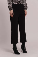 Carica l'immagine nel visualizzatore di Gallery, pantalone con risvoltino in scuba crepe - mimì muà - nero
