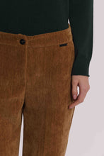 Carica l'immagine nel visualizzatore di Gallery, pantalone sigaretta in velluto  - mimì muà - senape
