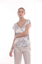 Carica l&#39;immagine nel visualizzatore di Gallery, blusa scollo a V fantasia foliage - mimì muà - azzurro
