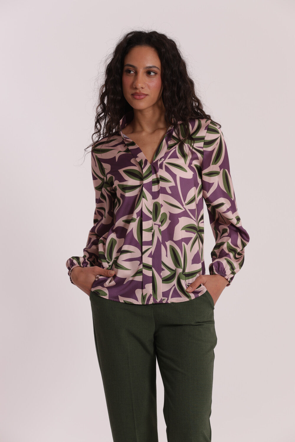 blusa scollo a v fantasia botanica  - mimì muà - malva militare