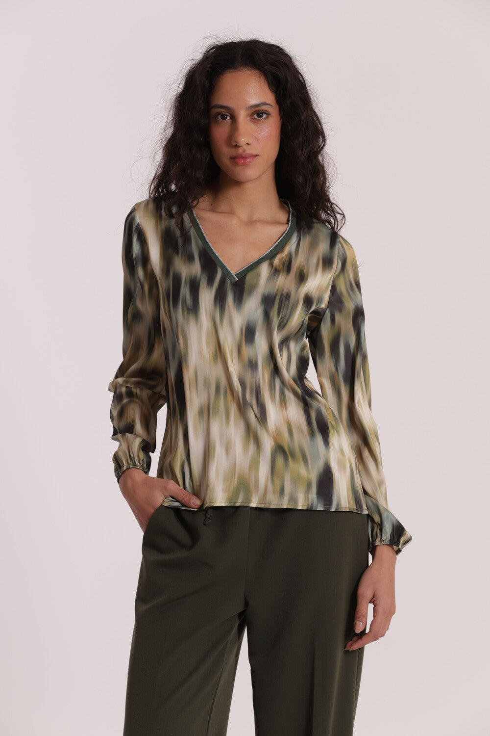 blusa scollo a v in lurex fantasia fusion - mimì muà - verde militare