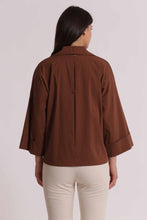 Carica l'immagine nel visualizzatore di Gallery, camicia con maniche ampie   - mimì muà - cioccolato
