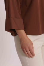 Carica l'immagine nel visualizzatore di Gallery, camicia con maniche ampie   - mimì muà - cioccolato
