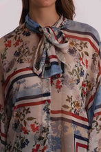 Carica l'immagine nel visualizzatore di Gallery, blusa fantasia floreale dettaglio fiocco - mimì muà - azzurro
