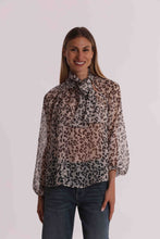 Carica l'immagine nel visualizzatore di Gallery, blusa fantasia con fiocco - mimì muà - nero
