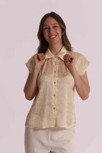 Carica l'immagine nel visualizzatore di Gallery, camicia maniche corte  - mimì muà - giallo chiaro

