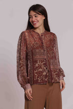 Carica l'immagine nel visualizzatore di Gallery, camicia senza colletto stampa pathwork floreale - mimì muà - prugna cammello
