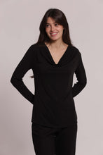 Carica l'immagine nel visualizzatore di Gallery, blusa con scollo drappeggiato  - mimì muà - nero
