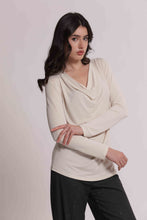 Carica l'immagine nel visualizzatore di Gallery, blusa con scollo drappeggiato  - mimì muà - burro
