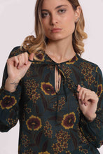 Carica l'immagine nel visualizzatore di Gallery, blusa con fiocco stampa floreale vintage - mimì muà - verde
