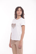 Carica l&#39;immagine nel visualizzatore di Gallery, T-shirt  &quot; DREAMER &quot; - mimì muà - bianco cammello
