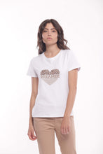 Carica l&#39;immagine nel visualizzatore di Gallery, T-shirt  &quot; DREAMER &quot; - mimì muà - bianco cammello
