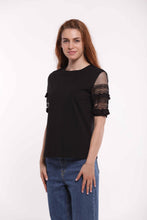 Carica l&#39;immagine nel visualizzatore di Gallery, T-shirt con maniche trasparenti e dettagli - mimì muà - nero
