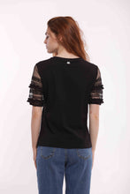Carica l&#39;immagine nel visualizzatore di Gallery, T-shirt con maniche trasparenti e dettagli - mimì muà - nero
